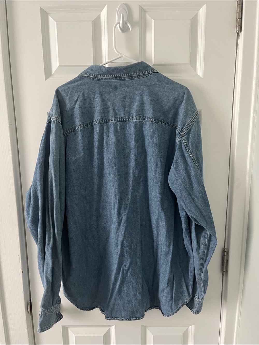 Levi's Light Blue Denim Shirt Jacket with Chest Pockets - Picture 3 of 3